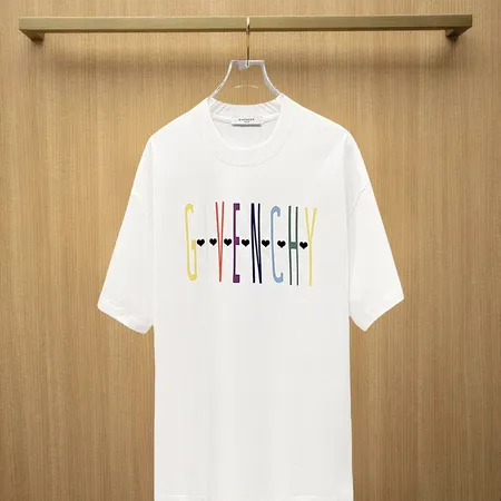 ジバンシィ Tシャツ