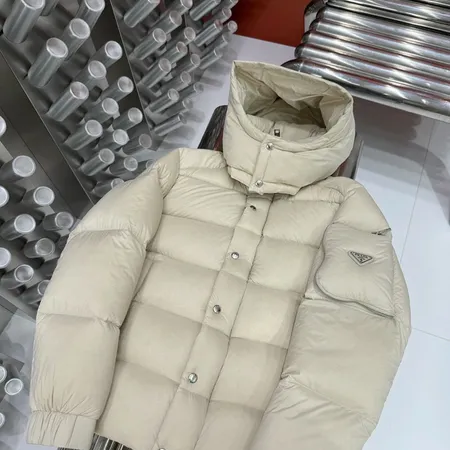 プラダ ダウンジャケット