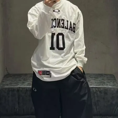 バレンシアガ パーカー