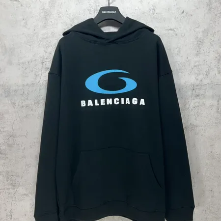 バレンシアガ パーカー