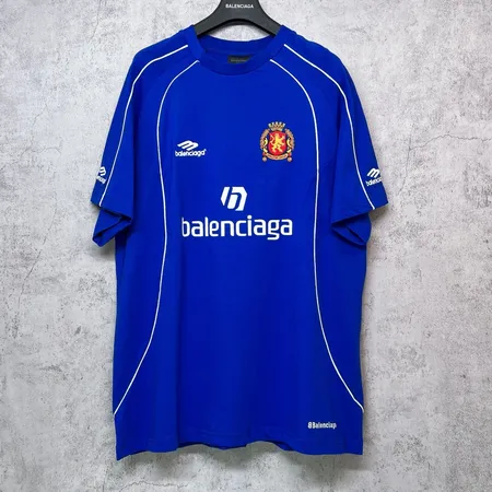 バレンシアガ Tシャツ