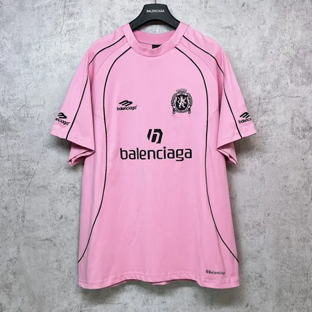 バレンシアガ Tシャツ