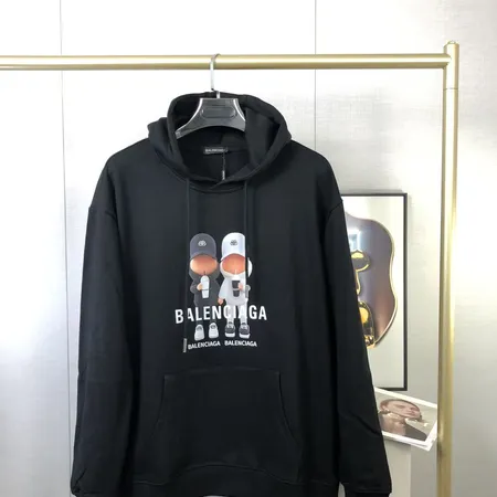 バレンシアガ パーカー