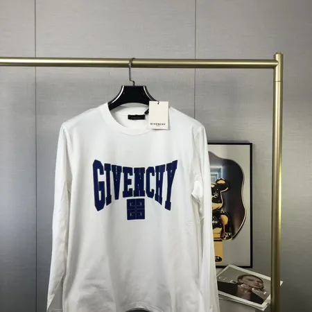 ジバンシィ Tシャツ