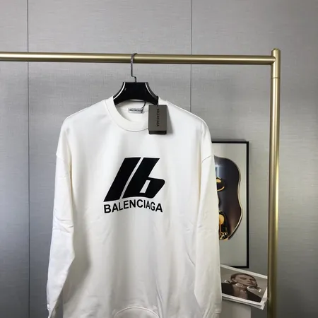 バレンシアガ パーカー