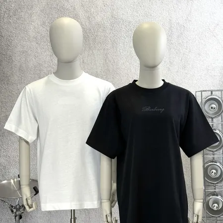 バレンシアガ Tシャツ