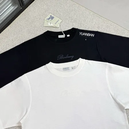 バレンシアガ Tシャツ