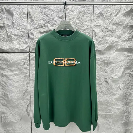 バレンシアガ Tシャツ