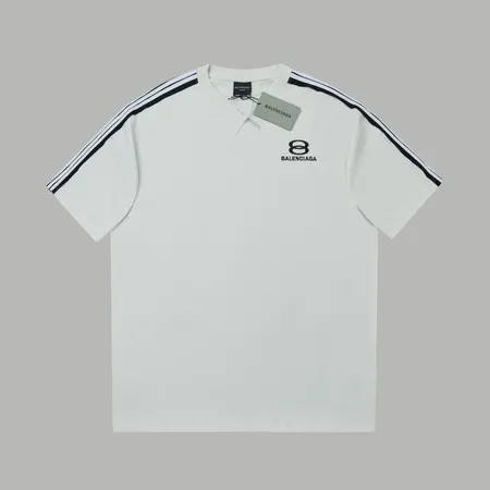 バレンシアガ Tシャツ