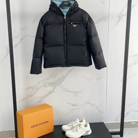 プラダ ダウンジャケット