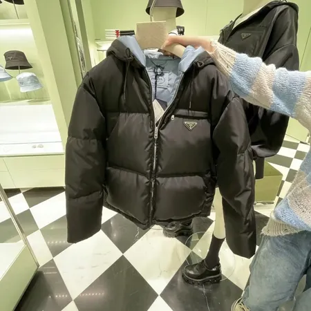 プラダ ダウンジャケット