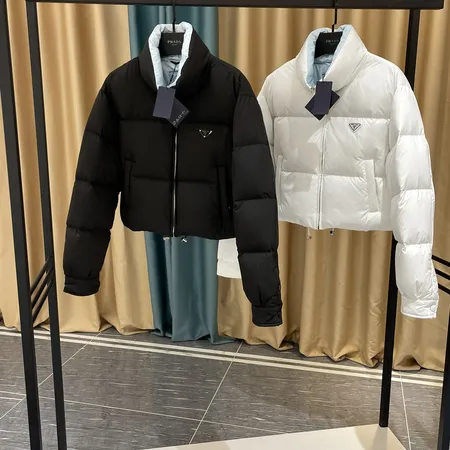 プラダ ダウンジャケット
