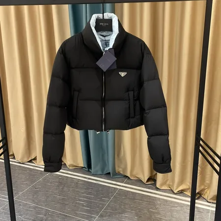 プラダ ダウンジャケット