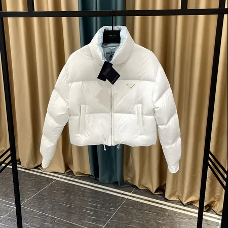 プラダ ダウンジャケット