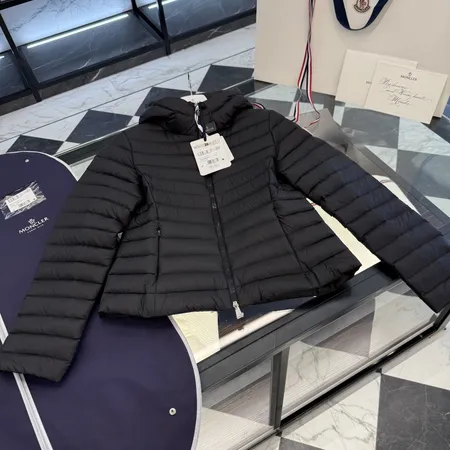 モンクレール ダウンジャケット