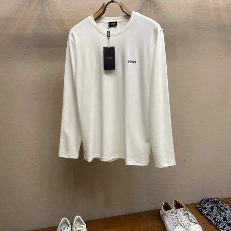 フェンディ Tシャツ