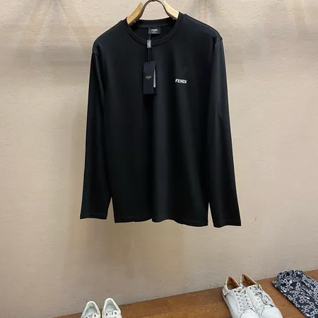 フェンディ Tシャツ