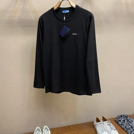 プラダ Tシャツ