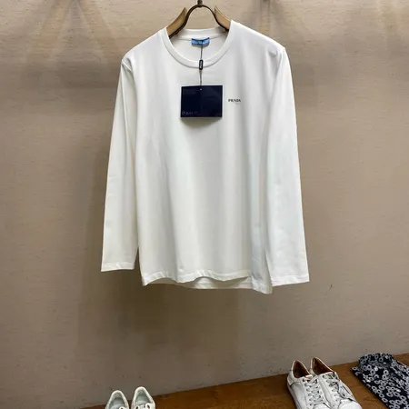 プラダ Tシャツ