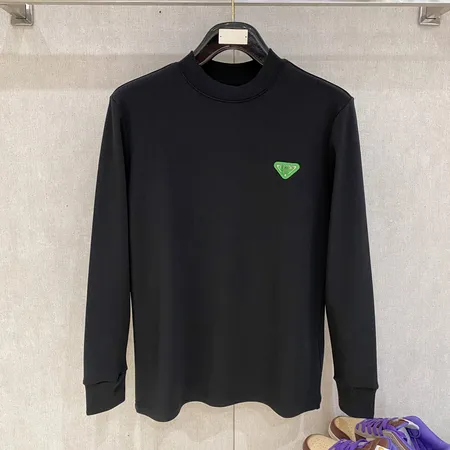 プラダ Tシャツ