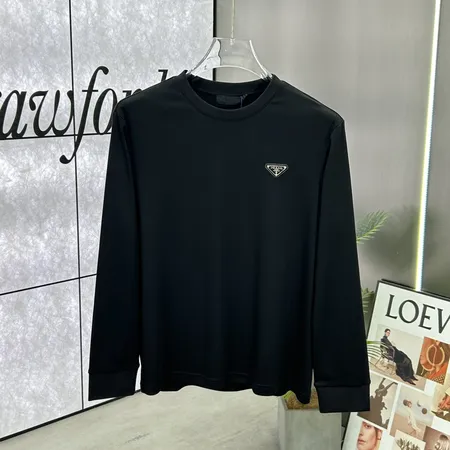 プラダ Tシャツ