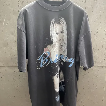 バレンシアガ Tシャツ