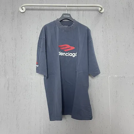 バレンシアガ Tシャツ