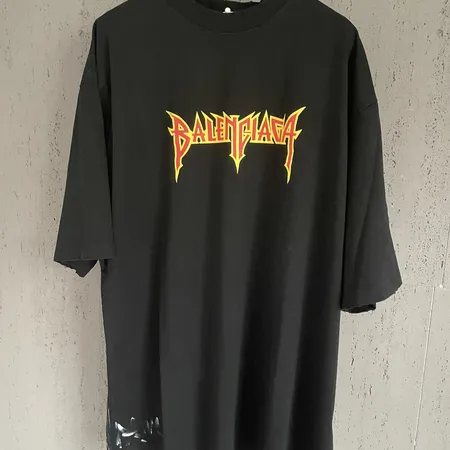 バレンシアガ Tシャツ