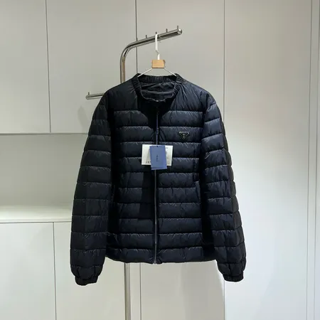 プラダ ダウンジャケット