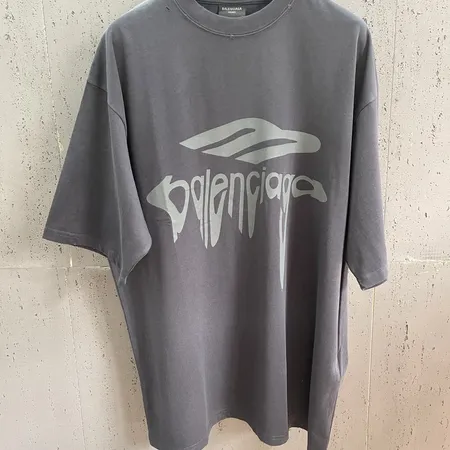 バレンシアガ Tシャツ