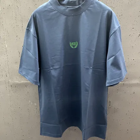バレンシアガ Tシャツ