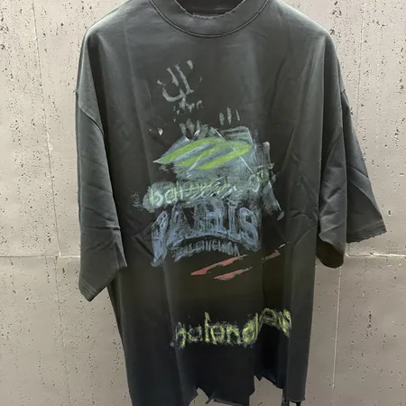 バレンシアガ Tシャツ