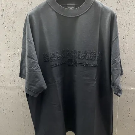バレンシアガ Tシャツ