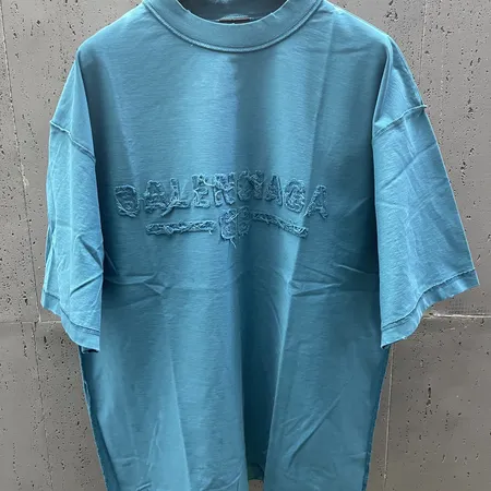 バレンシアガ Tシャツ