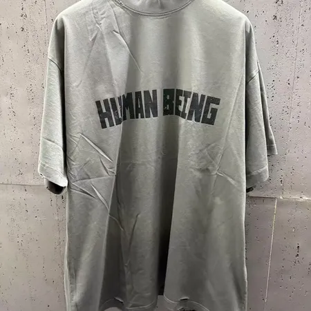 バレンシアガ Tシャツ