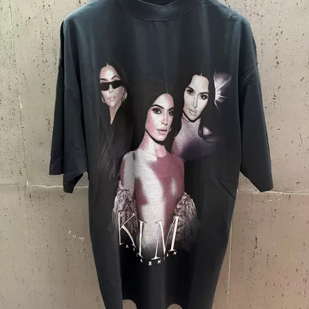 バレンシアガ Tシャツ