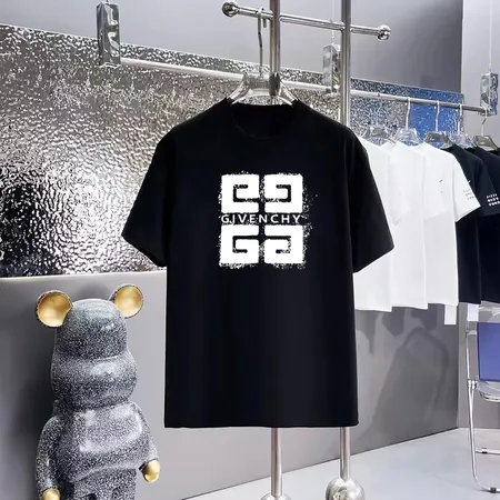 ジバンシィ Tシャツ