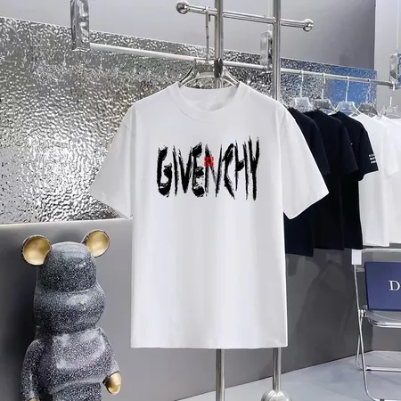 ジバンシィ Tシャツ