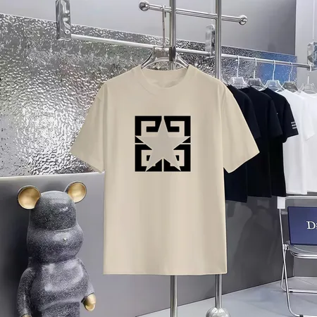 ジバンシィ Tシャツ