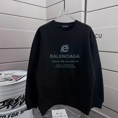 バレンシアガ パーカー