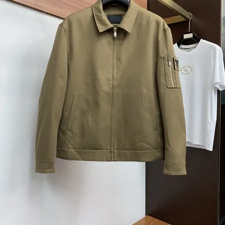 プラダ ダウンジャケット