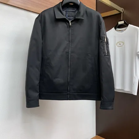 プラダ ダウンジャケット