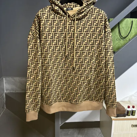 フェンディ パーカー