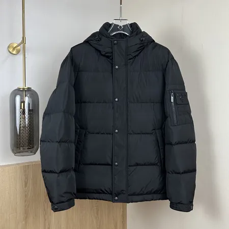 プラダ ダウンジャケット