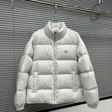プラダ ダウンジャケット