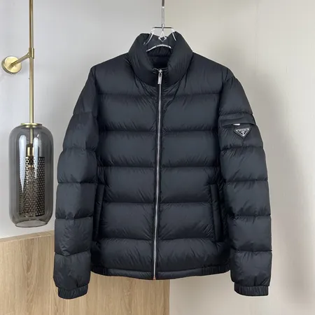 プラダ ダウンジャケット