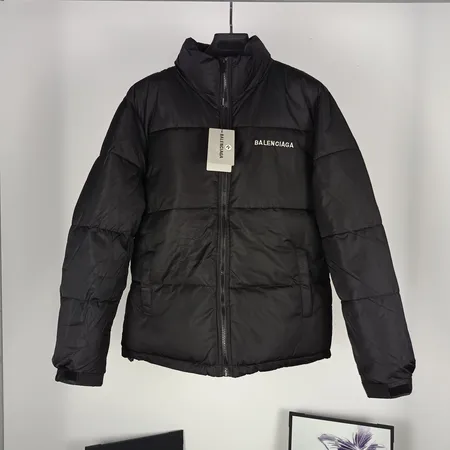 セリーヌ ダウンジャケット