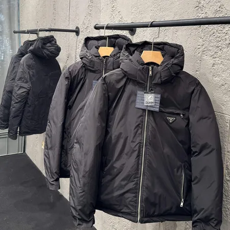 プラダ ダウンジャケット