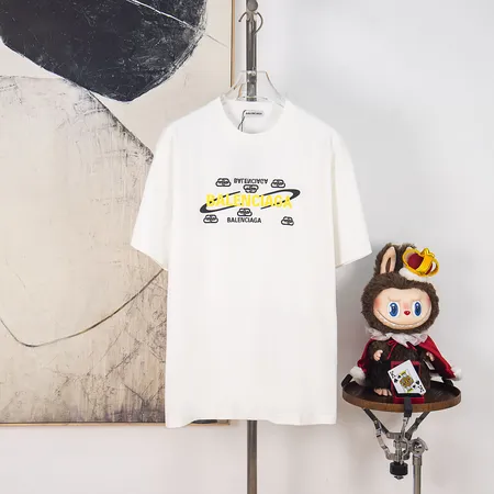 バレンシアガ Tシャツ