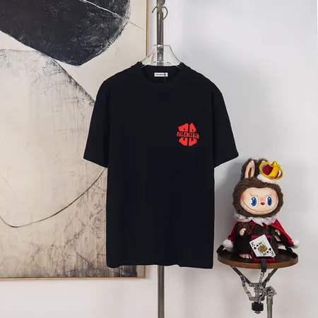 バレンシアガ Tシャツ